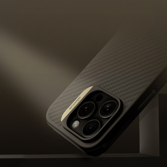 Чохол для iPhone 16 Pro, броньований Nillkin, Carbon Fiber, для Magsafe, золотий