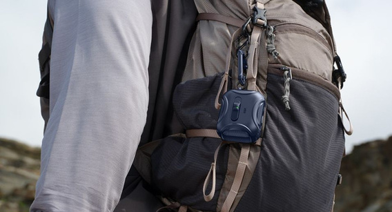 Чохол для навушників з MagSafe ESR Cyber FlickLock для Apple AirPods Pro 3