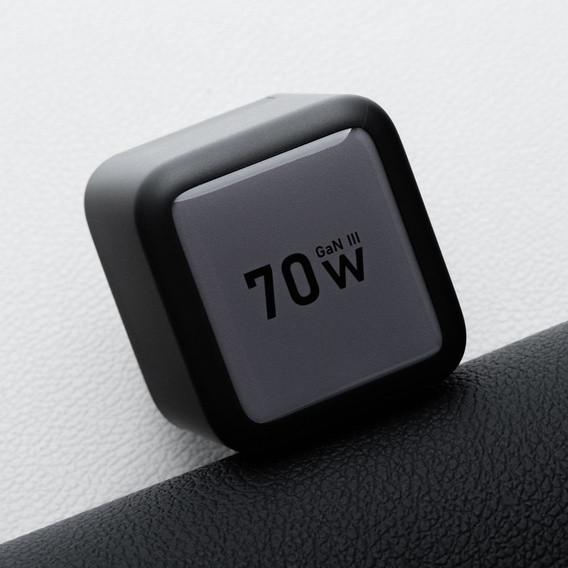 Мережевий зарядний пристрій GaN з USB-C, USB-A та знімним кабелем USB-C 70 Вт