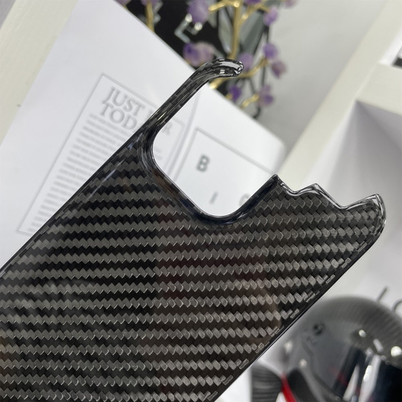 Чехол для iPhone 15 Pro, Carbon Fiber, чёрный